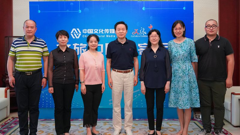 易拉宝材质，如何选择更适合的？**